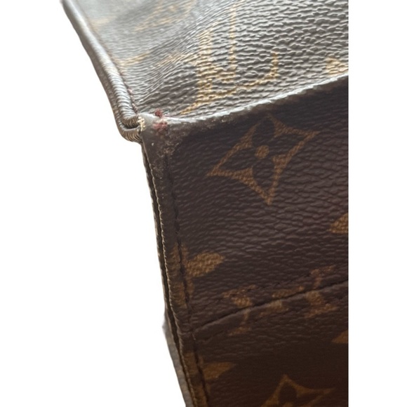 Louis Vuitton - Picture 8 of 16